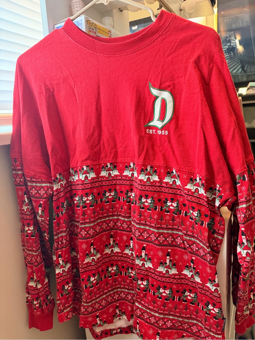 Disneyland Resort Christmas Spirit
Jersey Size S Red Mickey/Minnie Castle